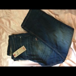 NWT Levi’s Men’s Relaxed Fit Straight Leg Jeans